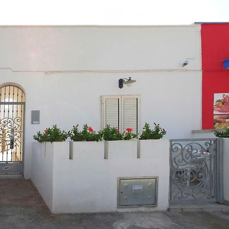 Eolo Casa Vacanze Torre Lapillo Exterior photo